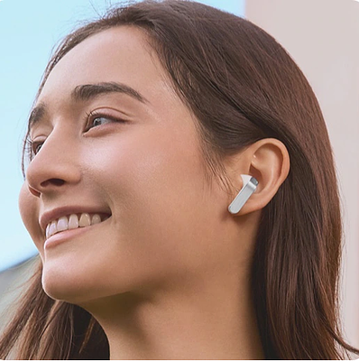 Product model Galaxy Buds4 Pro in Use